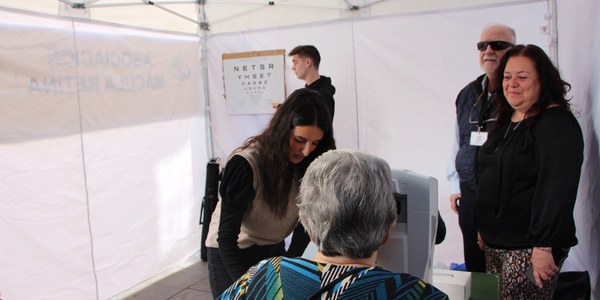 El Ayuntamiento y la Asociación Mácula Retina concluyen una campaña de cribado visual en la que se han realizado pruebas a más de 1.000 personas, con la detección de un 15% por ciento de casos de patologías oftalmológicas o signos críticos