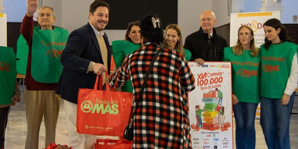 El Ayuntamiento se suma a la XVI campaña "100 000 kilos de ilusión" de Fundación MAS, que ayudará a llenar la nevera de 7500 familias esta Navidad
