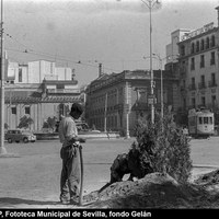 Puerta de Jerez.  Obras de  mejora en los aledaños de los jardines de Cristina. 1955-1959 ©ICAS-SAHP, Fototeca Municipal de Sevilla, fondo Gelán