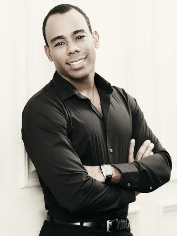 Ariel Hernandez.jpg Ariel Hernandez.jpg