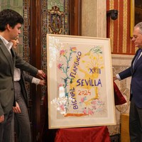 Alcalde de Sevilla junto a Minerva Salas, delegada de Cultura y Luis Ybarra, director Bienal