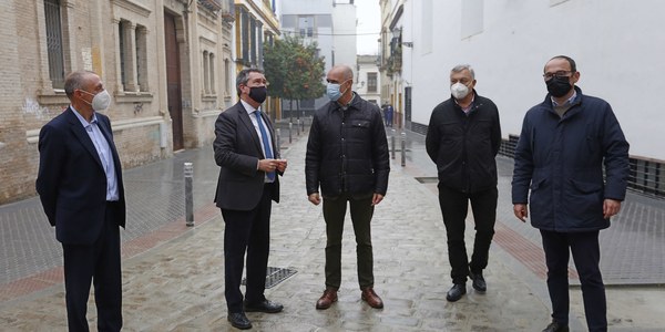 El Ayuntamiento culmina la reurbanización de la calle Becas que cuenta con amplios itinerarios peatonales, accesibilidad universal y nuevo arbolado