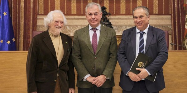 El alcalde reivindica recuperar el espíritu de diálogo y generosidad de la Transición