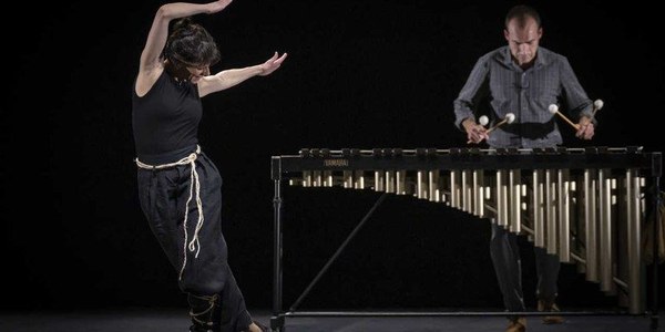 Encuentros de maestras en AMALGAMA entre Merche Esmeralda y Leonor Leal bajo la batuta del periodista Leo Sardiña