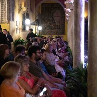 Público asistente en el Palacio de las Dueñas