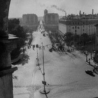 Vista cenital de las inmediaciones de la Puerta de Jerez. A la derecha el Hotel Cristina, construido para la Exposición Iberoamericana de 1929. 1960-1965 ©ICAS-SAHP, Fototeca Municipal de Sevilla, fondo Serrano
