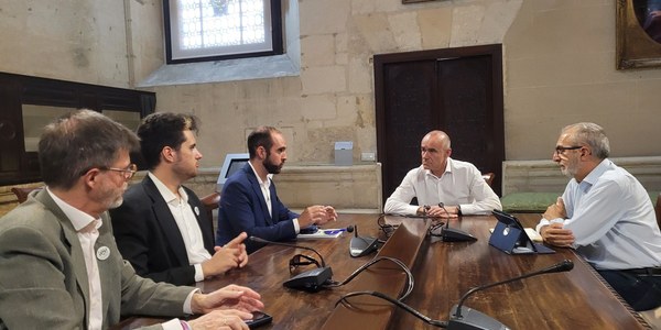 El alcalde reivindica con Sevilla Quiere Metro la asignación de fondos europeos, la firma del convenio para la línea 3 y la actualización del proyecto de la línea 2