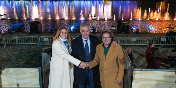 El alcalde Sanz inaugura ‘Navigalia: Misión Regalo’, la nueva edición del gran espectáculo multimedia de la Navidad sevillana