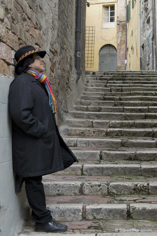 Fernando Iwasaki. Foto Daniel Mordzinski.jpg