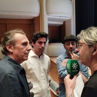 Canal Sur Radio entrevistando al director de la Bienal y artistas presentes.jpg