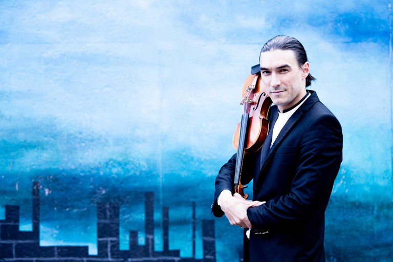 Sergey Malov by Julia Wesely.jpg Sergey Malov by Julia Wesely.jpg