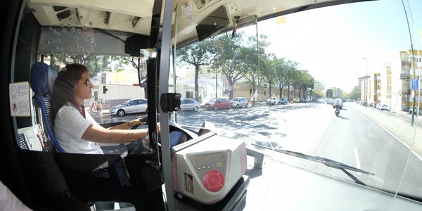 La Línea Norte de Tussam amplía horario tras alcanzar  una media de 4.221 viajeros al día e incluye en su recorrido  la barriada de La Corza