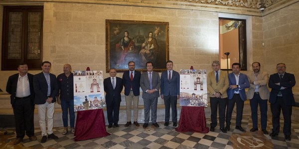 El Ayuntamiento dedica las portadas que presidirán la Plaza de San Francisco con motivo del Corpus Christi de 2023 a las hermandades del Cristo de Burgos y de la Pastora de Santa Marina y pone en marcha una programación de actividades previas con la música, el exorno de edificios y el concurso de balcones, escaparates y altares como protagonistas