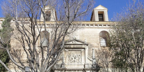 El Ayuntamiento financiará la totalidad de la restauración de la portada del convento de Santa Isabel con una aportación de 35.000 euros