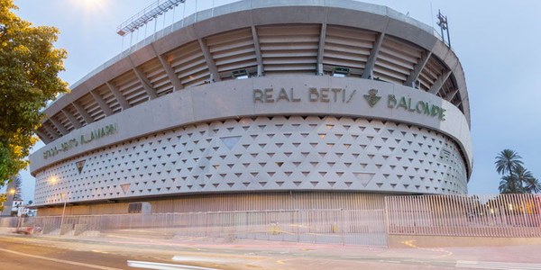 El Ayuntamiento refuerza el servicio de autobuses y limpieza para el partido del próximo domingo entre el Real Betis y el Atlético de Madrid