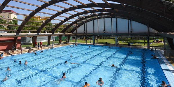 El gobierno anuncia que para 2024 adelantará la apertura de las piscinas municipales del IMD al 1 de junio