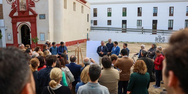 El alcalde Sanz transformará el solar abandonado de los Humeros en una gran plaza y cumplirá una demanda histórica vecinal