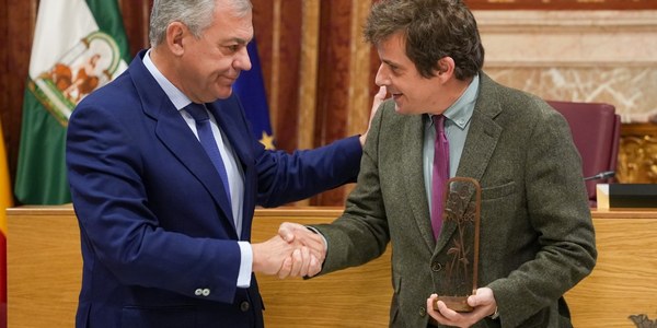 El alcalde entrega el IX Galardón Periodístico Alberto Jiménez Becerril