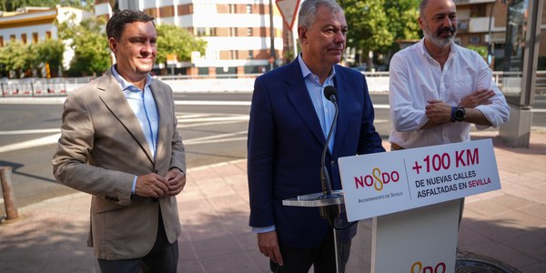 El Gobierno de Sanz asfalta más de 100 kilómetros de calles en los últimos dos años y anuncia nuevas inversiones en el pavimento de todos los barrios