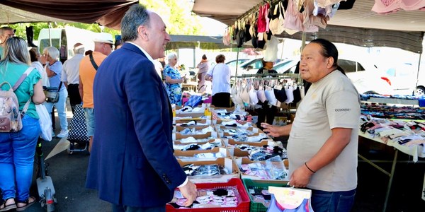 El Gobierno de Sanz culmina la remodelación integral del Mercadillo de Pino Montano con una inversión de 483 277 euros
