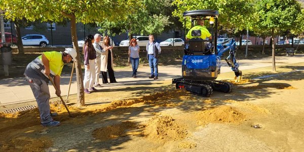 El Gobierno de Sanz inicia las obras del nuevo parque infantil en Los Bermejales, de más de 1300 m², dentro de un proyecto de 1,1 millones que incluye otro espacio singular en Sevilla Este