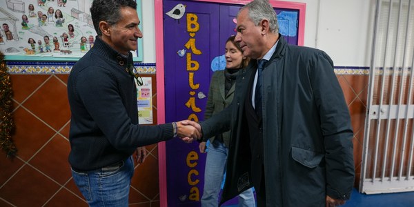 El Gobierno de Sanz renueva el suelo de todo CEIP Manuel Canela y se une a los casi 15 millones de euros que el Ayuntamiento tiene en marcha en estos momentos en los colegios