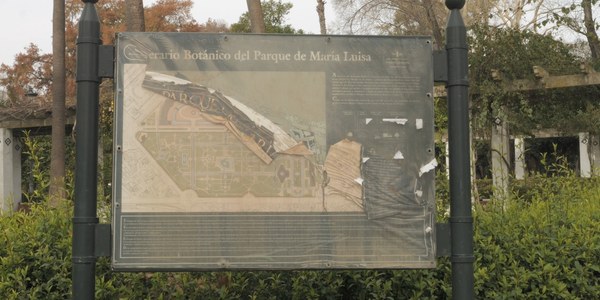 El Gobierno municipal renovará la señalética del Parque de María Luisa, que será más accesible e interactiva