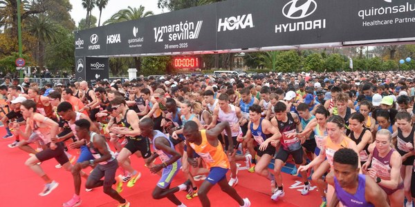 El medio maratón de Sevilla bate récord de participación con 20 000 corredores, el doble que hace tan solo cinco años