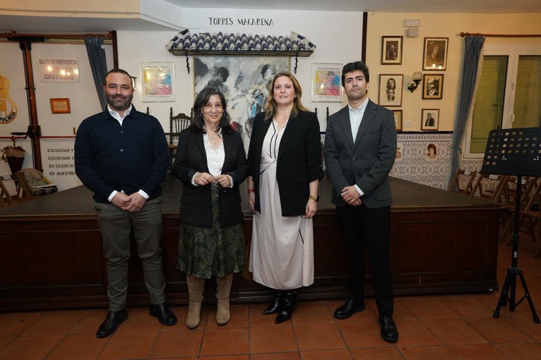 Angie Moreno, delegada de Cultura junto a Luis Ybarra, responsable del programa Promoción del Flamenco.jpg Angie Moreno, delegada de Cultura junto a Luis Ybarra, responsable del programa Promoción del Flamenco.jpg