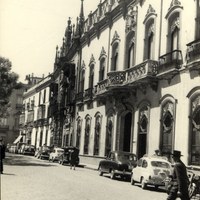 35. El Duque antes del “progreso”. Plaza del Duque. Almacenes del Duque (en el palacio del Marqués de Palomares) y la casa museo de Sánchez-Dalp.  ©Colección Pérez Basso