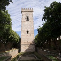 06.Torre de Don Fadrique. Vista trasera, orientada hacia la alberca construida en el siglo XX por el arquitecto municipal Juan Talavera y Heredia. ©ICAS-SAHP, Reprografía (Antonio Brenes)