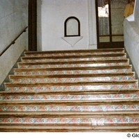 13. Escalera principal de acceso a la planta alta antes de su restauración. ©Gloria Centeno