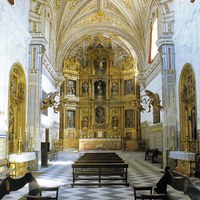 32. Interior de la Iglesia de Santa Clara antes de su restauración. ©Gerencia de Urbanismo. Real Monasterio de Santa Clara. Historia y descripción (2006).