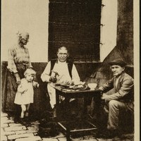 Tipos sevillanos. Un zapatero © ICAS-SAHP, Archivo Municipal de Sevilla, Colección Postales, 393