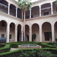 05 PATIO CENTRAL PALACIO MARQUESES DE LA ALGABA (2)