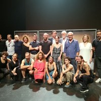 Chema Blanco, director de la Bienal junto a artistas e instituciones participantes en la coproducción de Deliranza