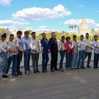 Foto de familia en el Muelle Camaronero 2